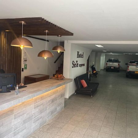 Hotel Sie7E Express メデジン エクステリア 写真