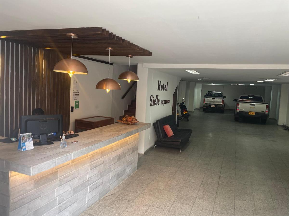 Hotel Sie7E Express メデジン エクステリア 写真